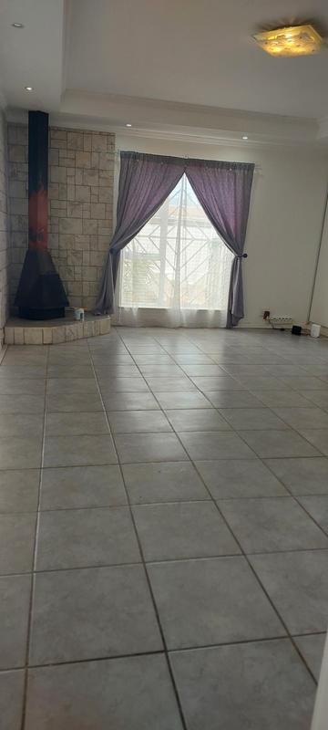 To Let 3 Bedroom Property for Rent in Grassy Park Western Cape